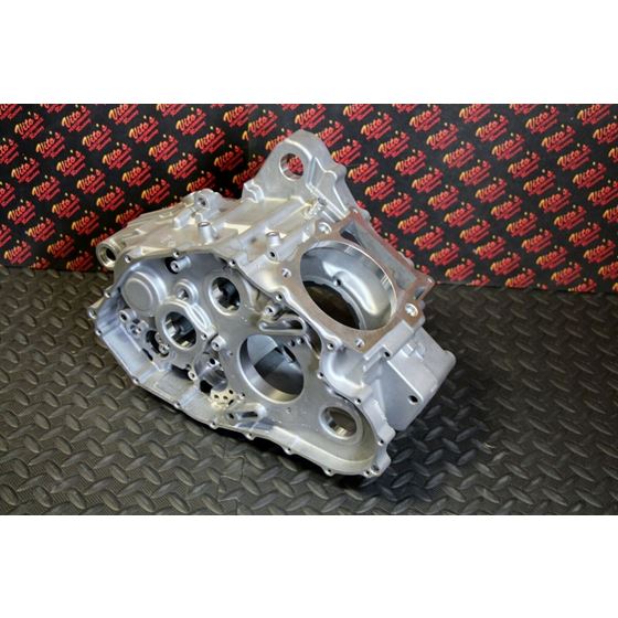 NEW Cases crankcase Yamaha Raptor 700 700R Genuine OEM factory 2013-2020